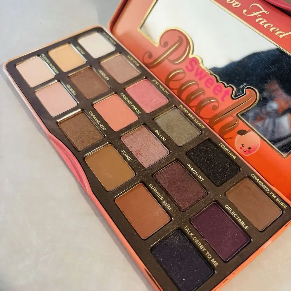 Too Faced Sweet Peach Eyeshadow Palette Pressed Powder Matte/Shimmer Peach Scent